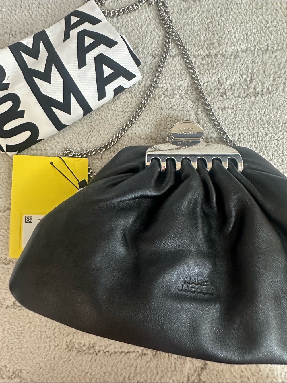 NWT Marc Jacobs Black Leather Claw Clip Shoulder Bag with Silver Chain - Picture 2 of 9